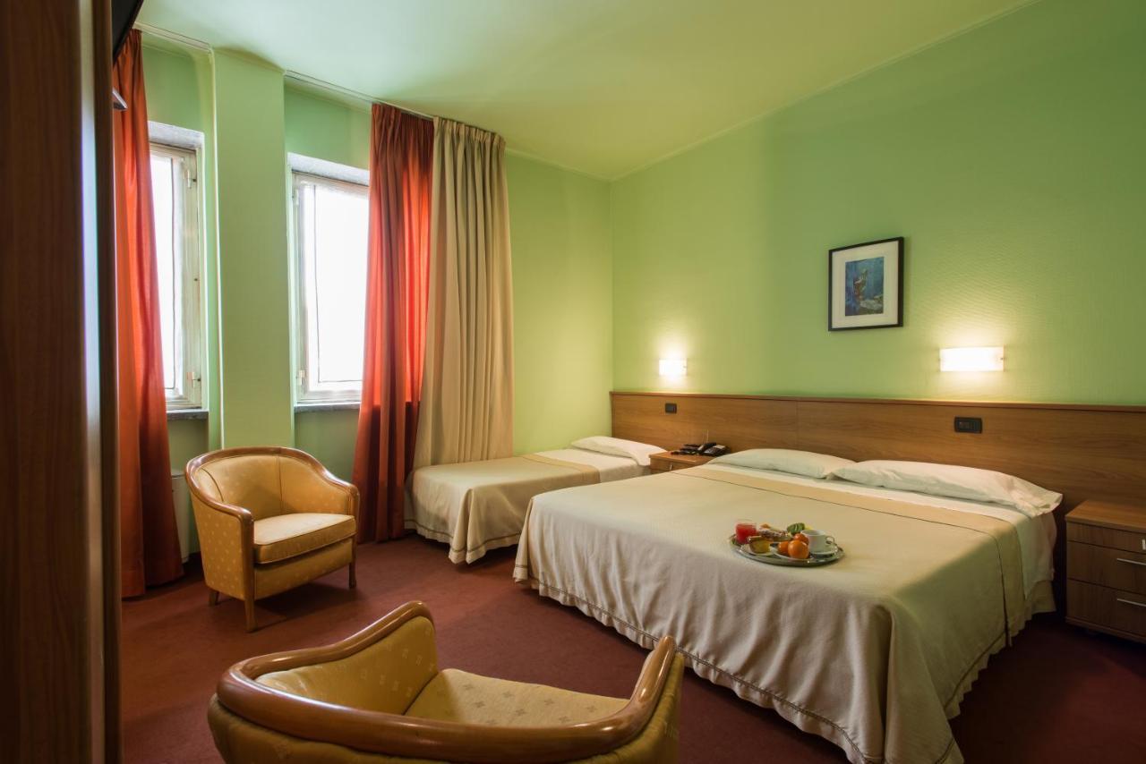 Hotel Lux Alessandria Exterior foto