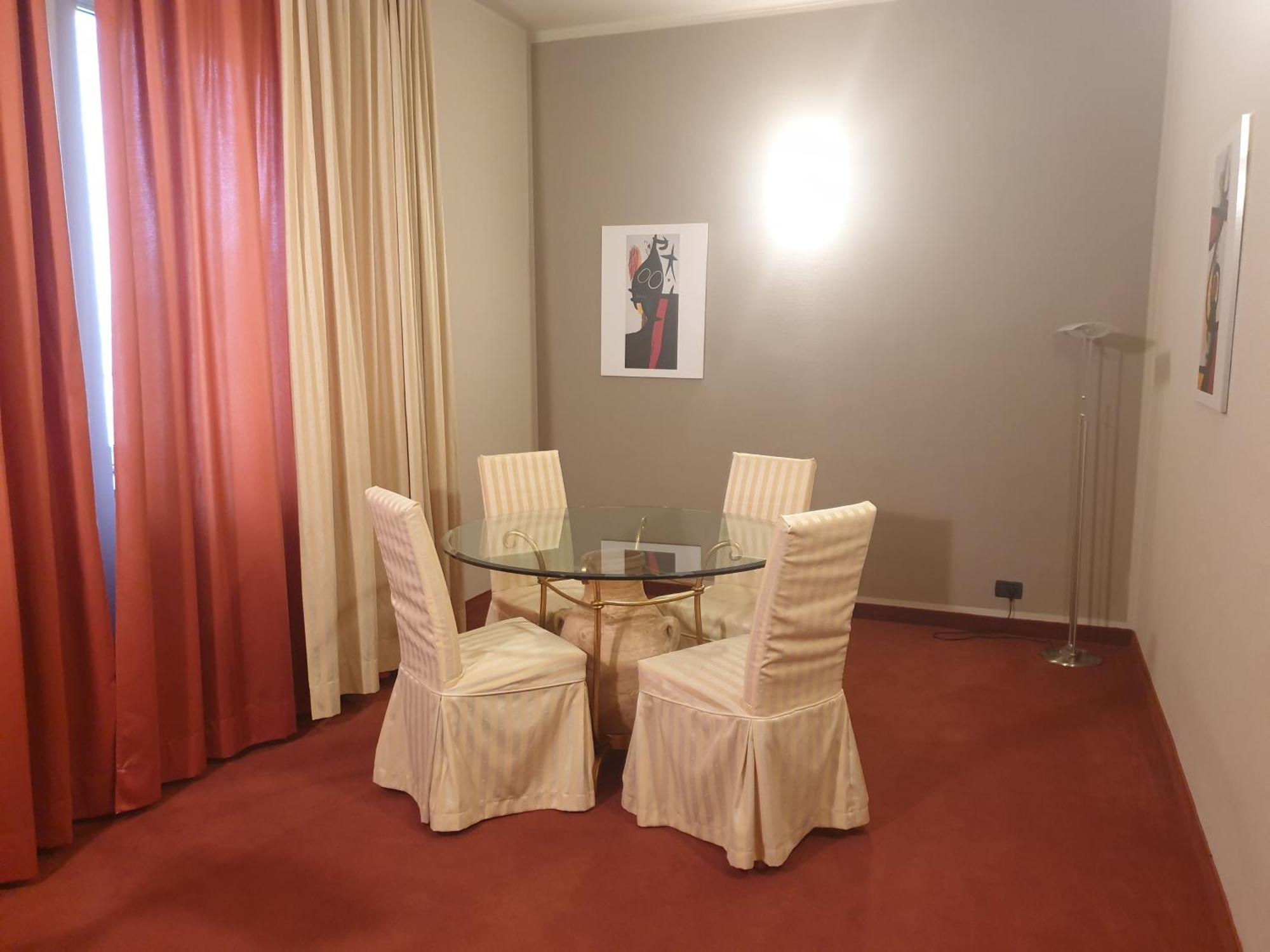 Hotel Lux Alessandria Zimmer foto